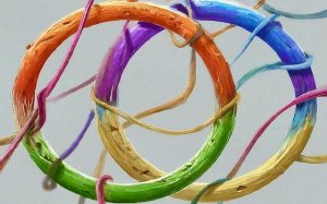 Slide On Threads! - Online Ring Sliding Challenge Arcade Game